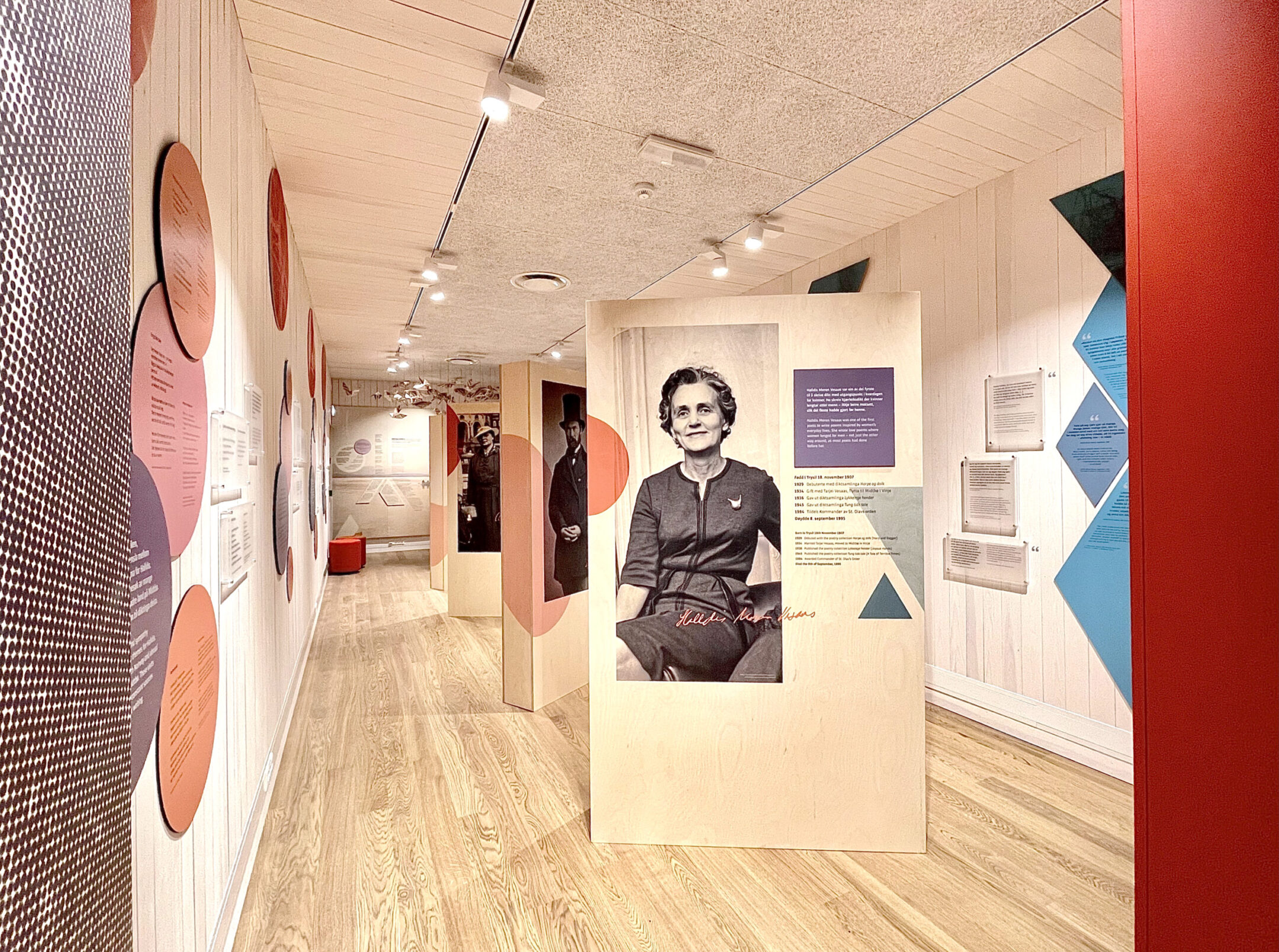 Vinjesenterte, museumsinfomasjon, bilete av Haldis Moren Vesaas