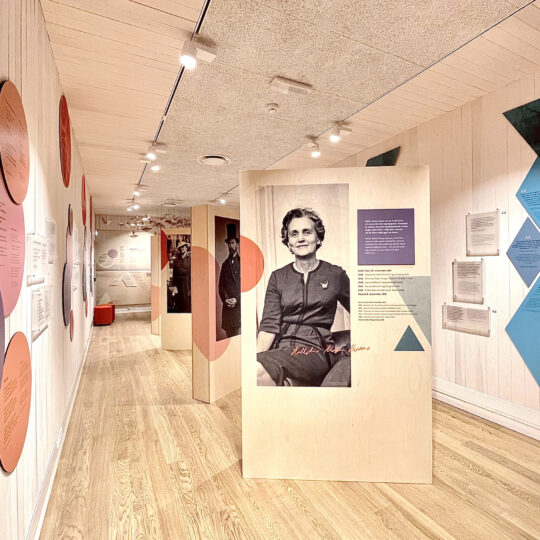 Vinjesenterte, museumsinfomasjon, bilete av Haldis Moren Vesaas